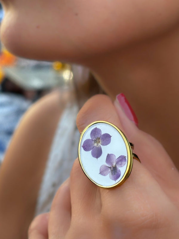 Anillo Violetas Eternas~ bañado en oro