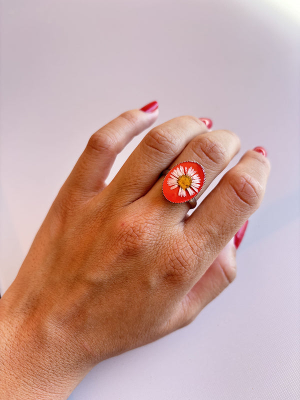 Anillo Carmesí En Flor de acero inoxidable